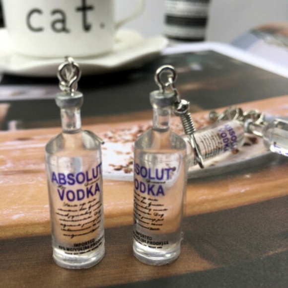 NIP Vodka Earrings Liquor Bottle Dangle - Picture 2 of 5